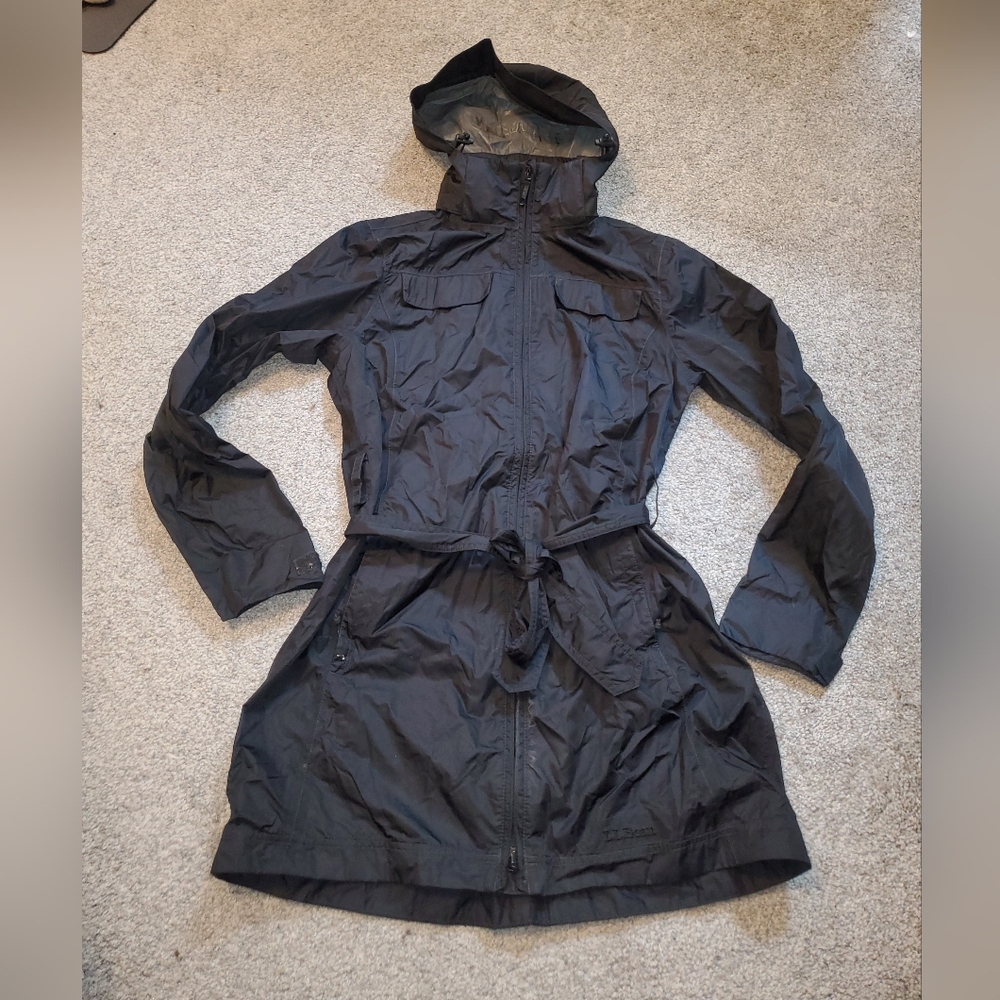 LL Bean Women's Rain Jacket w/ Belt  size XS - Picture 4 of 10